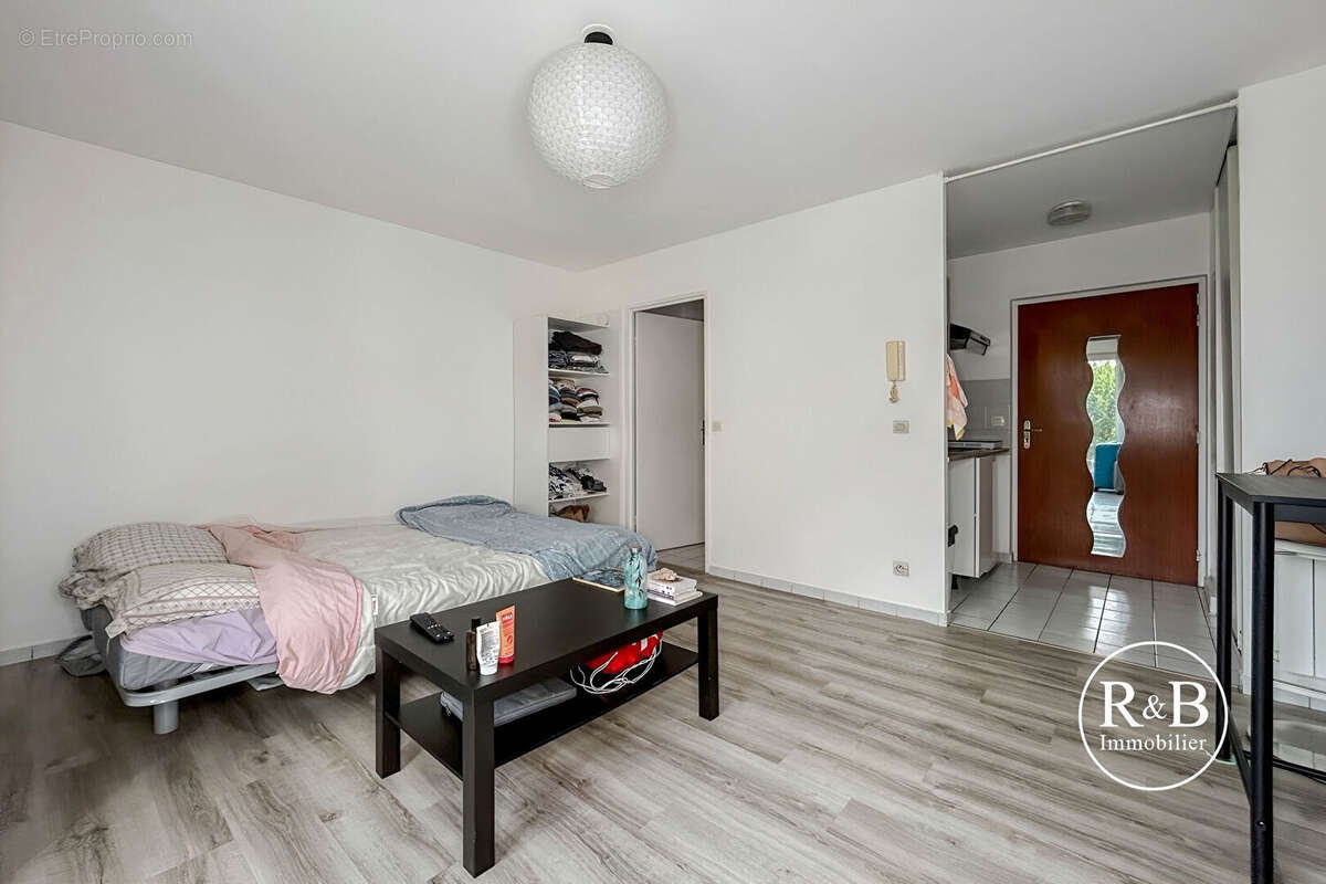 Appartement à LES CLAYES-SOUS-BOIS