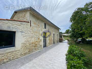 Maison à JAU-DIGNAC-ET-LOIRAC