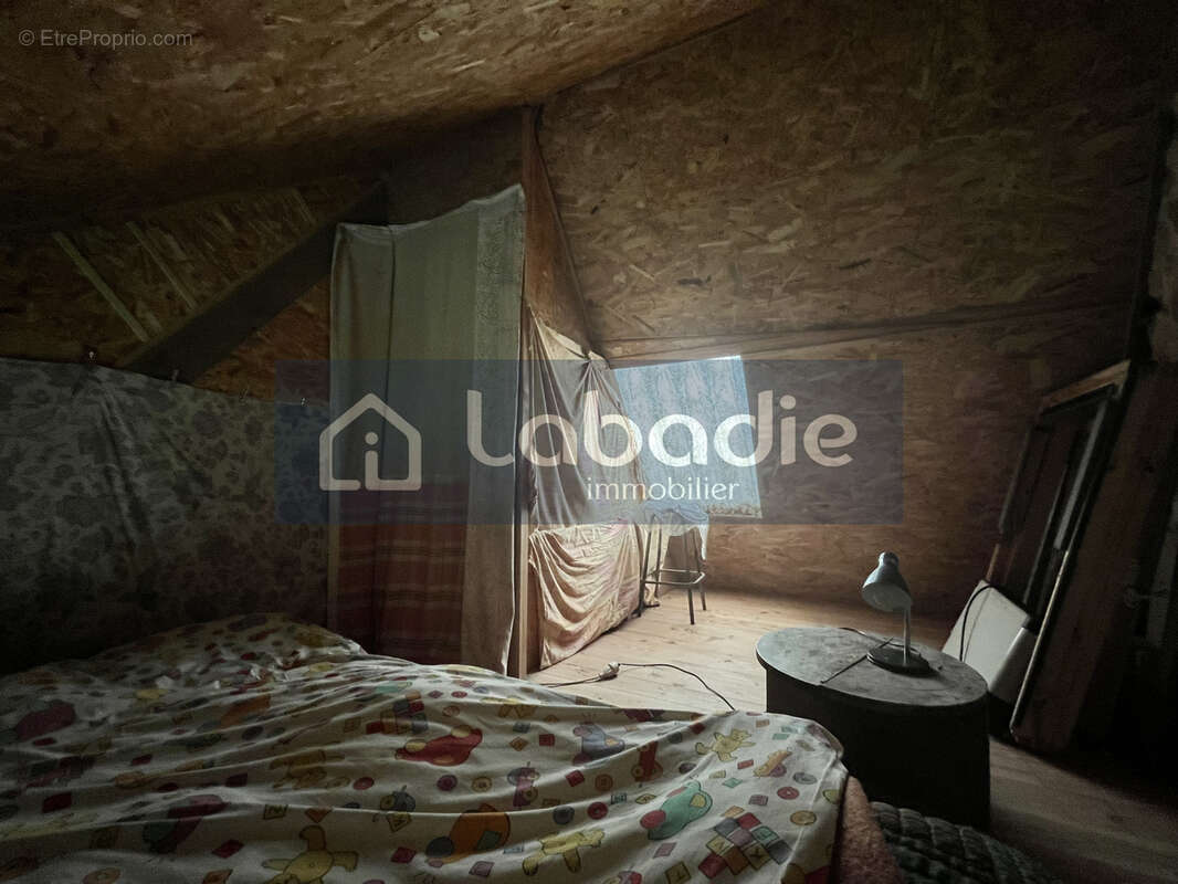 Maison à rénover - Au calme - photo 8