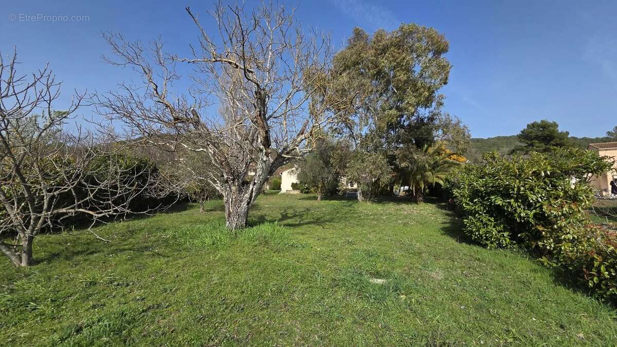 Maison à TOURRETTES