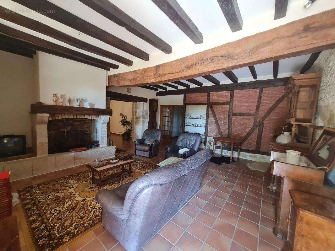 Maison à SAINTE-MERE