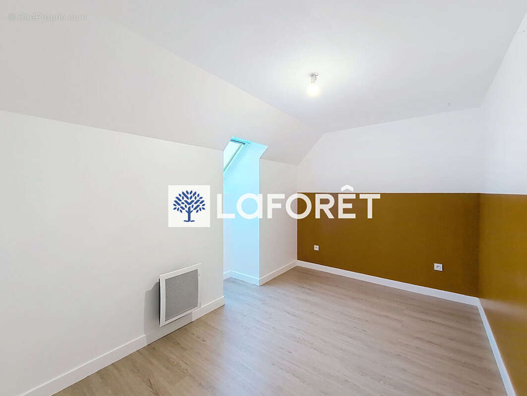 Maison à JOUY-LE-CHATEL