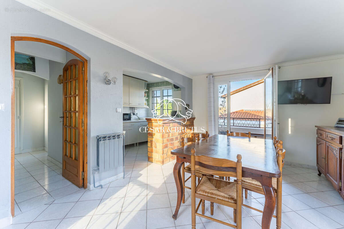 Maison à SAINT-ROMAIN-AU-MONT-D'OR