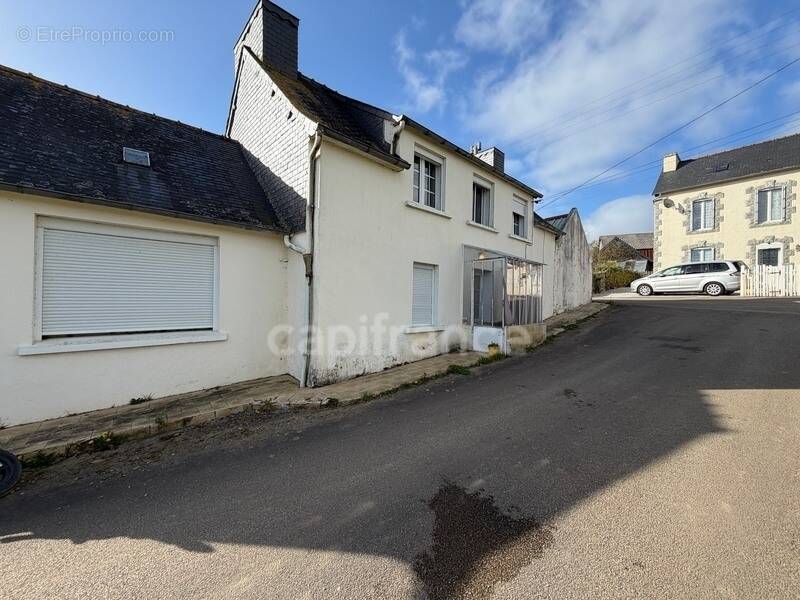 Maison à POULLAOUEN