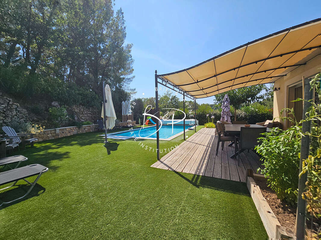 EXCLUSIVITE LORGUES Maison de plain-pied de 127 m² avec 4 chambres, piscine chauffée et jardin paysagé - photo 4