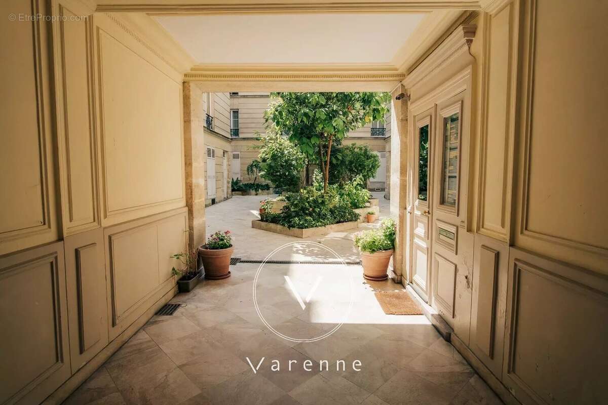 Appartement à PARIS-7E