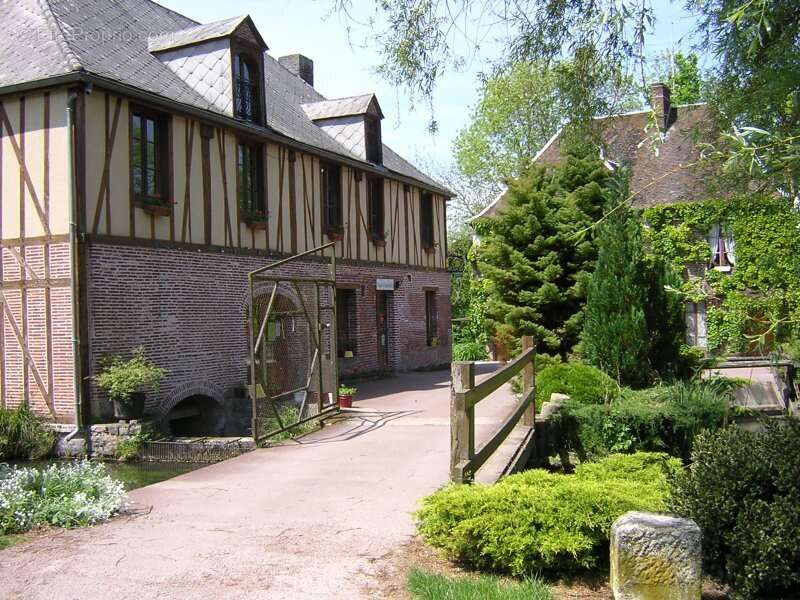 Maison à ESTISSAC
