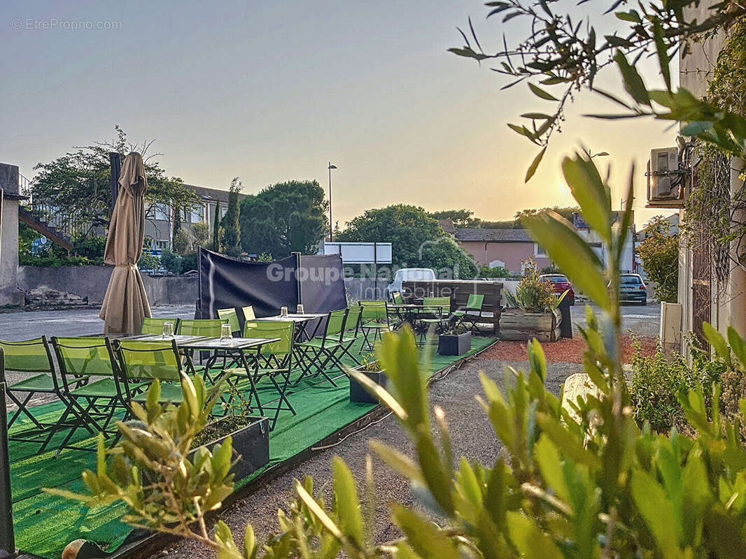 Commerce à L&#039;ISLE-SUR-LA-SORGUE