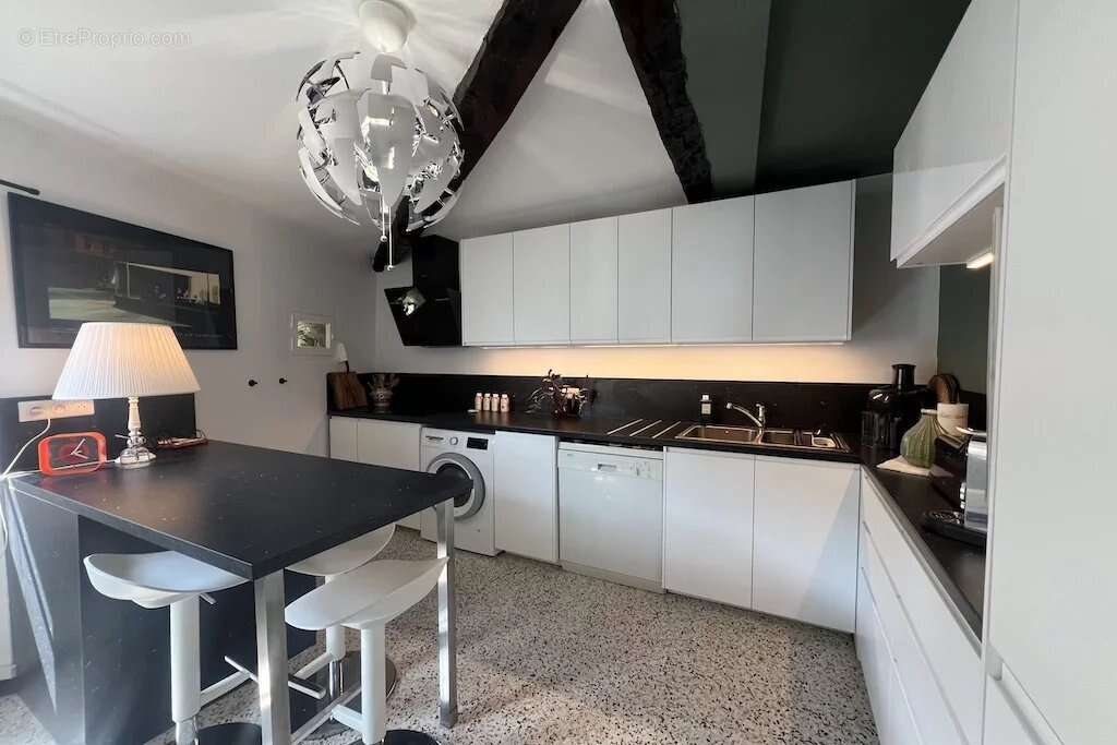Appartement à TOURRETTES-SUR-LOUP