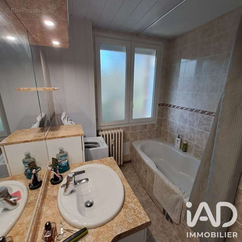 Appartement 78 m² à Annonay  - photo 8