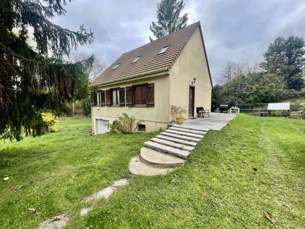 Maison à FONTAINE-LA-RIVIERE