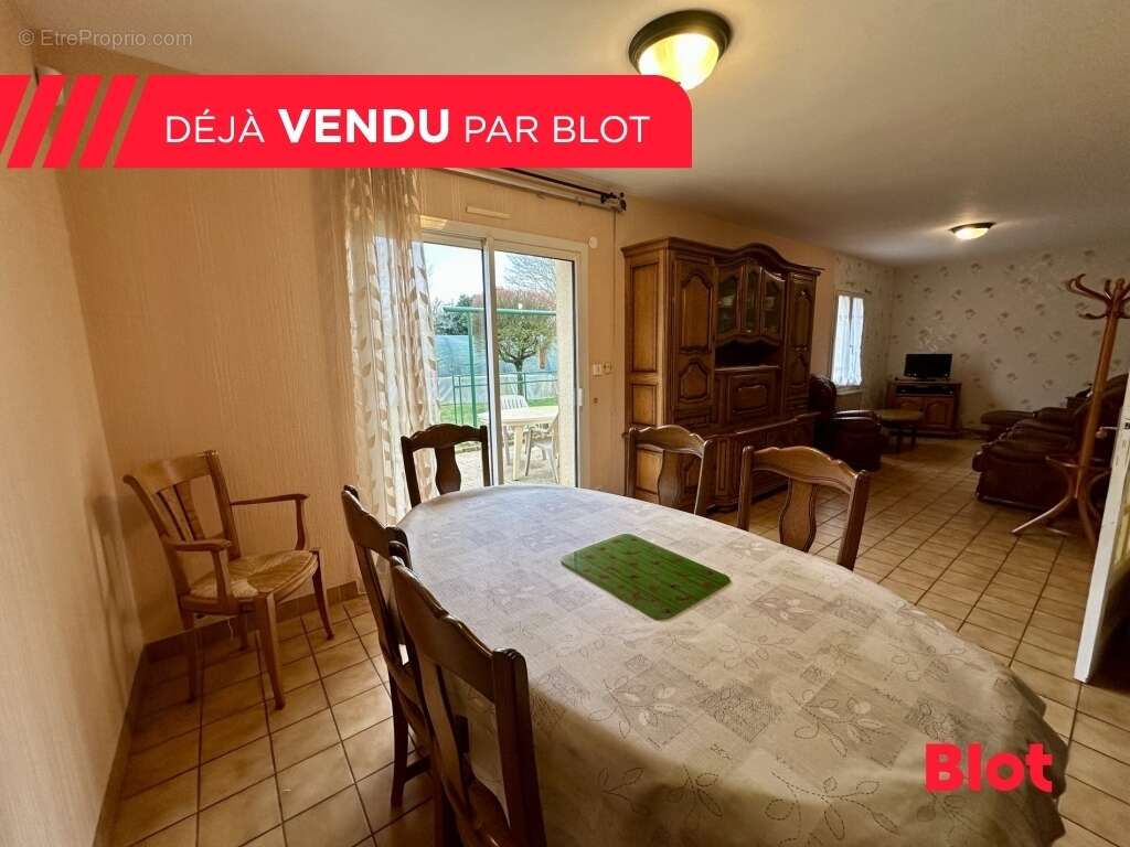 Maison à MONTFORT-SUR-MEU