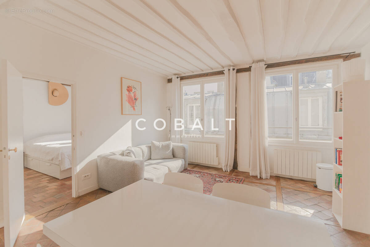 Appartement à PARIS-3E