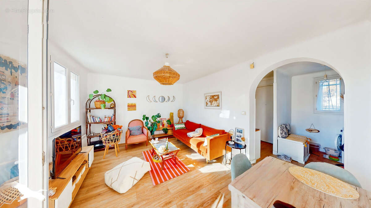 Appartement à MARSEILLE-9E
