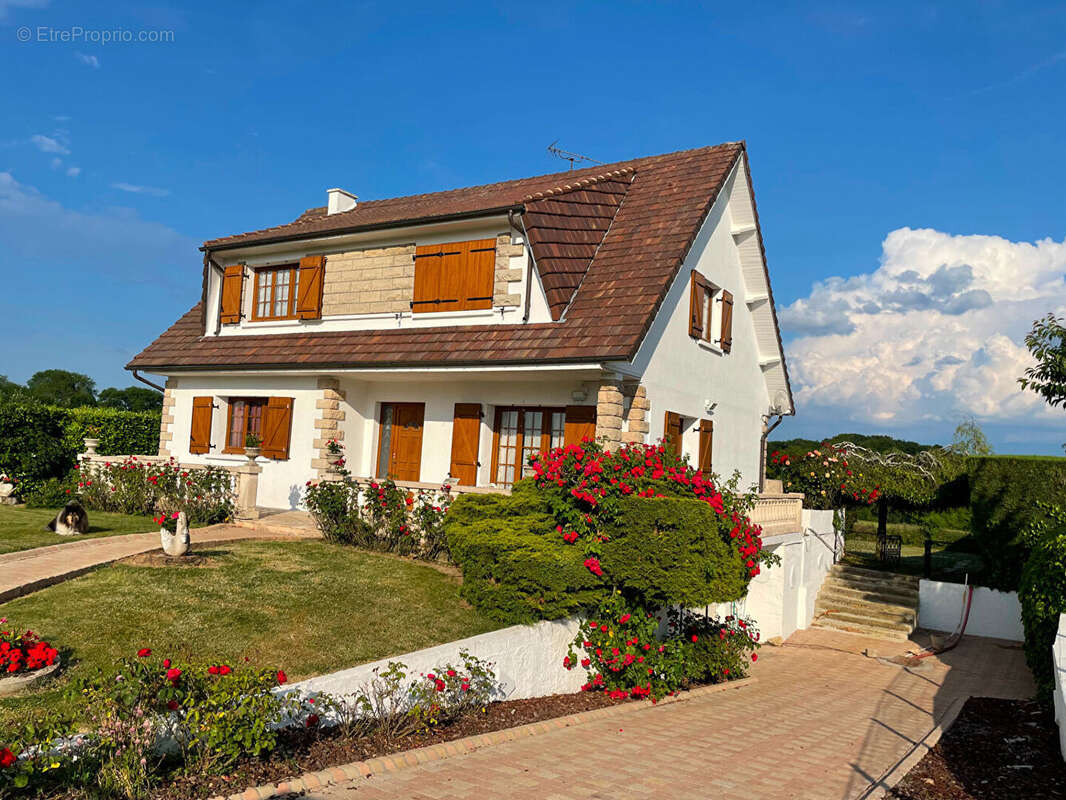 Maison à SAINTE-GENEVIEVE