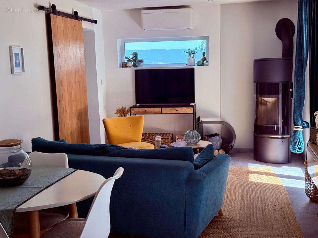 Appartement à VENELLES