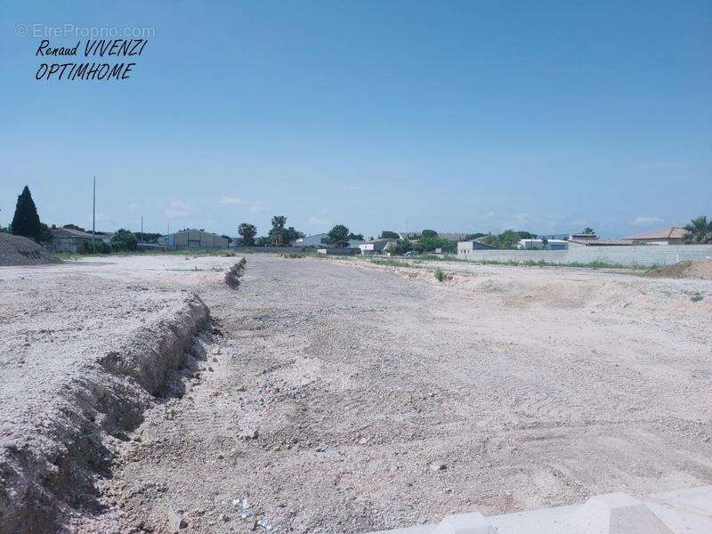 Terrain à PIA