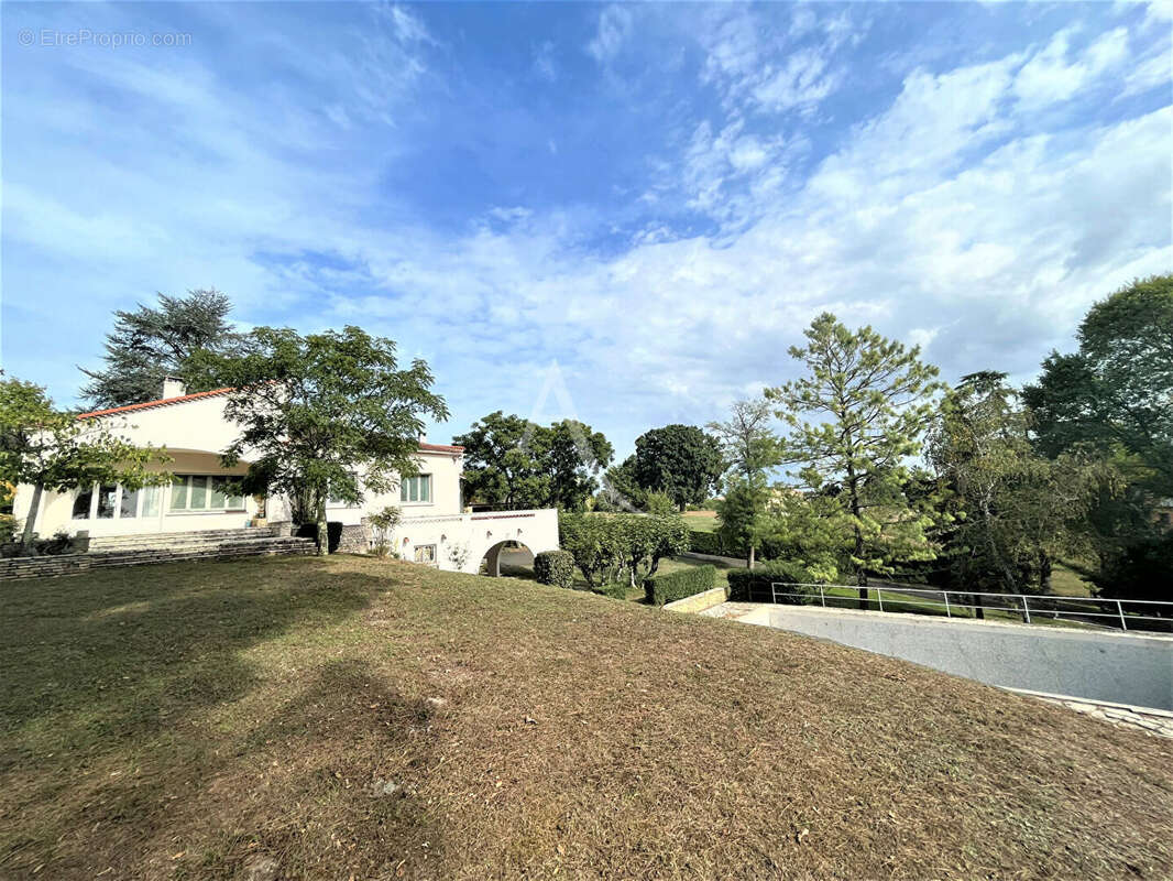 Maison à MONSEMPRON-LIBOS