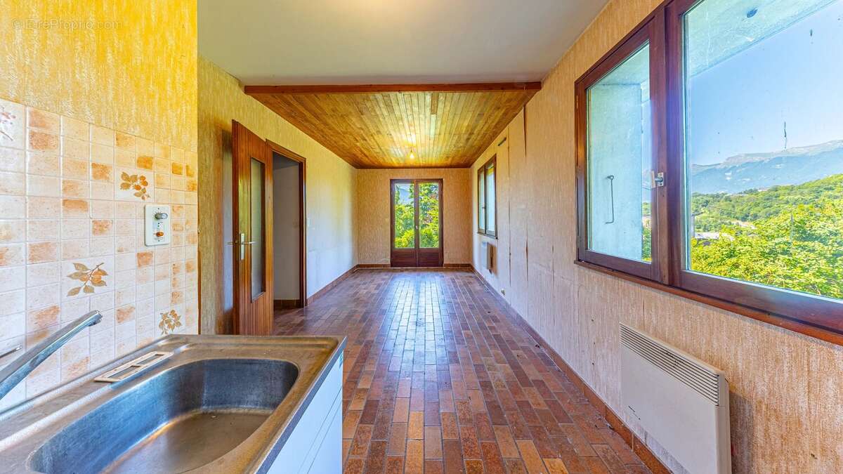 Havre de paix – Maison à rénover sur les hauteurs d’Albertville - photo 6
