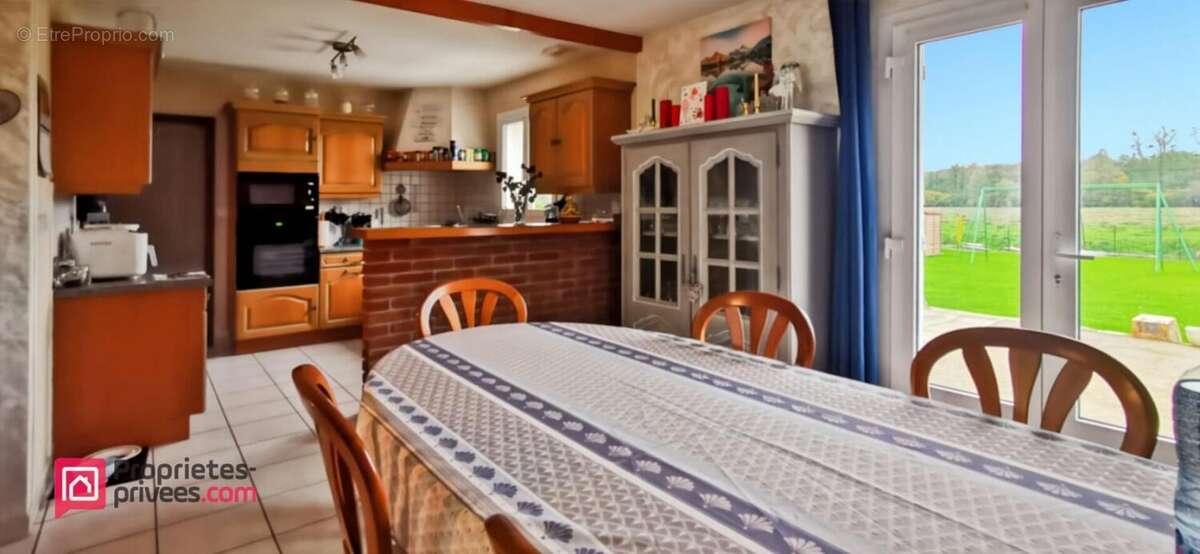 Maison à BEAURAINVILLE