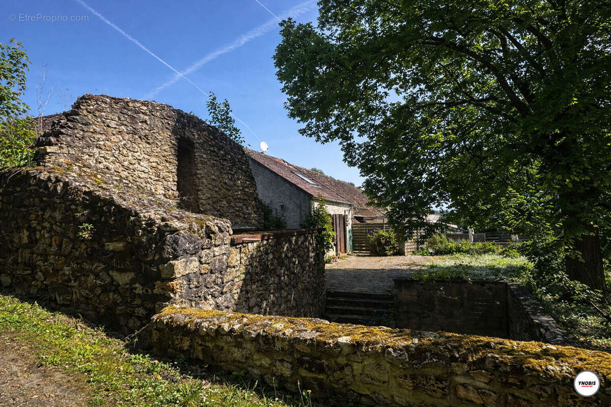 Maison à MORAINVILLIERS