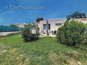 Photo 1 - Maison à EYGUIERES