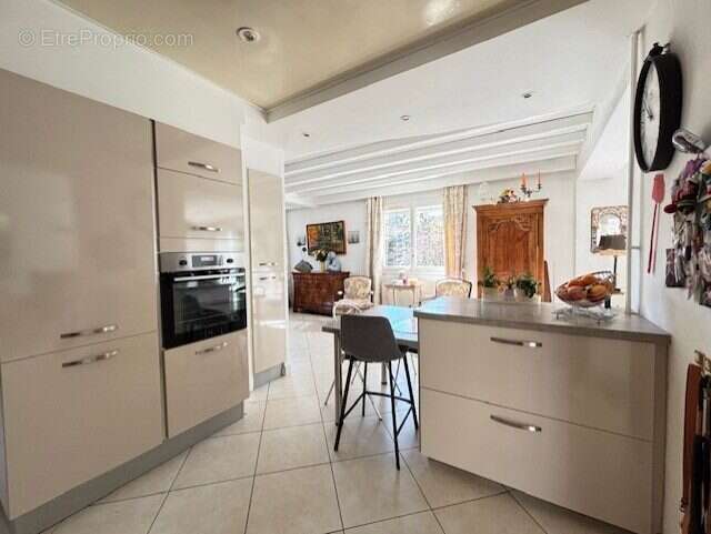 Maison à SAINT-GENEST-LERPT