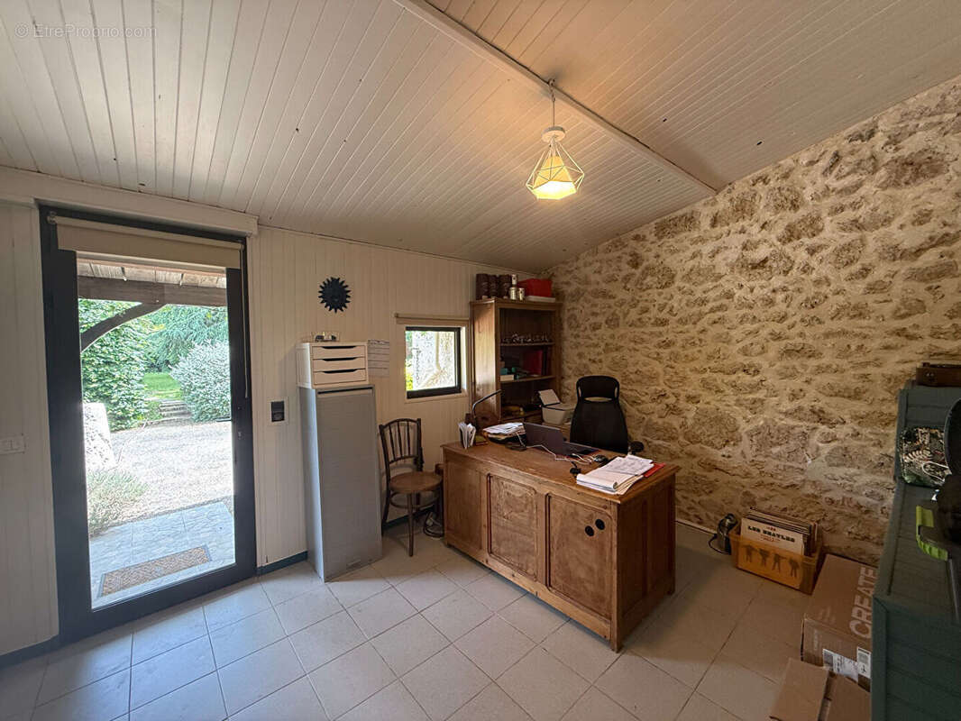 Maison à ALLEZ-ET-CAZENEUVE