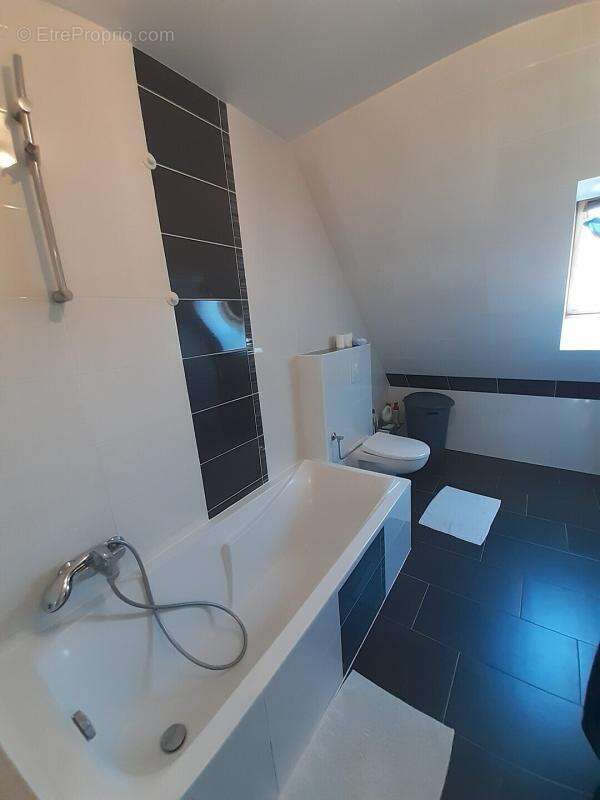 Maison de 2013 d'enriron  110 m², 5 pièces, terrain 307 m² - photo 9