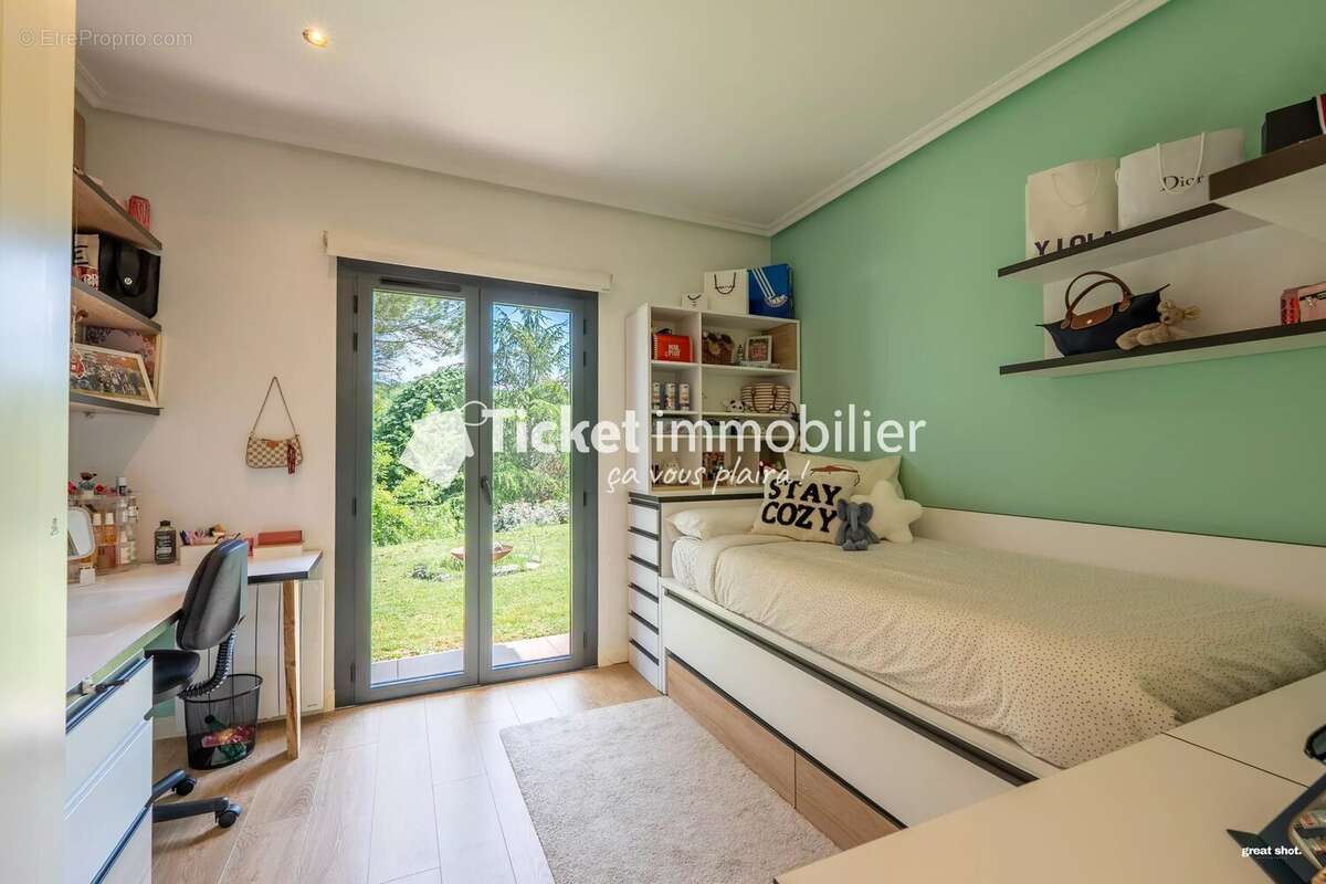 Maison à MONTAIGUT-SUR-SAVE