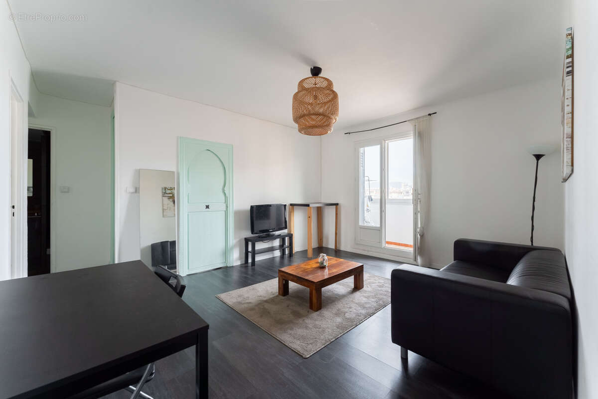 Appartement à MARSEILLE-3E