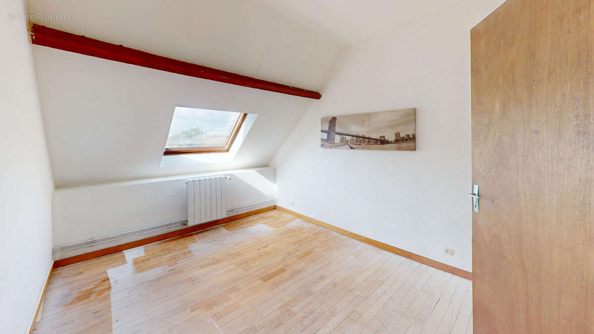 Maison à SAINT-PARIZE-LE-CHATEL