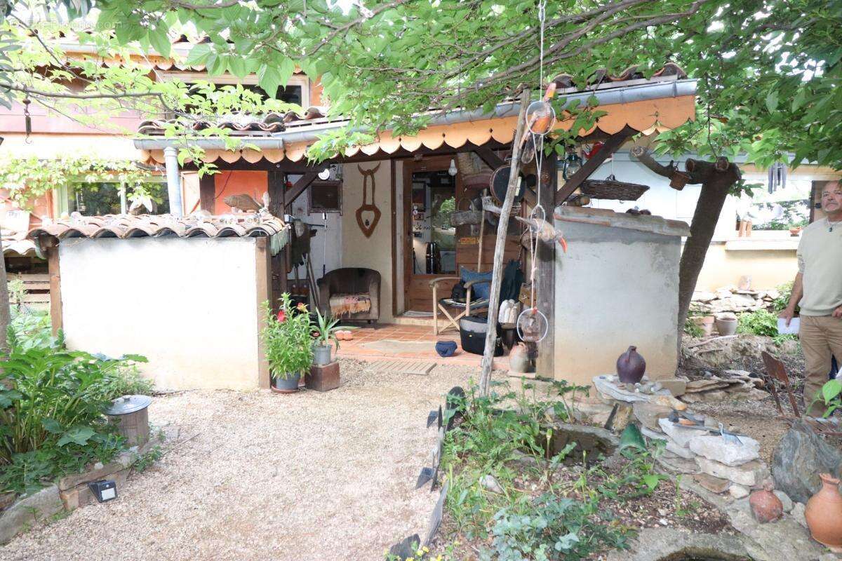 A vendre propriete de 8 hectares  au coeur du  minervois (34) - photo 2