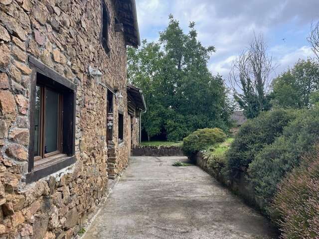 Maison à CHAMPAGNAC-LA-RIVIERE