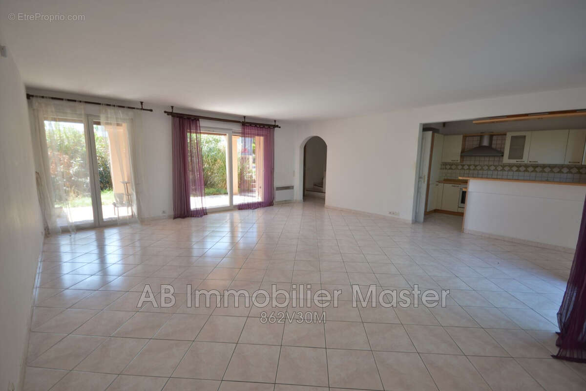 Maison à VILLENEUVE-LOUBET