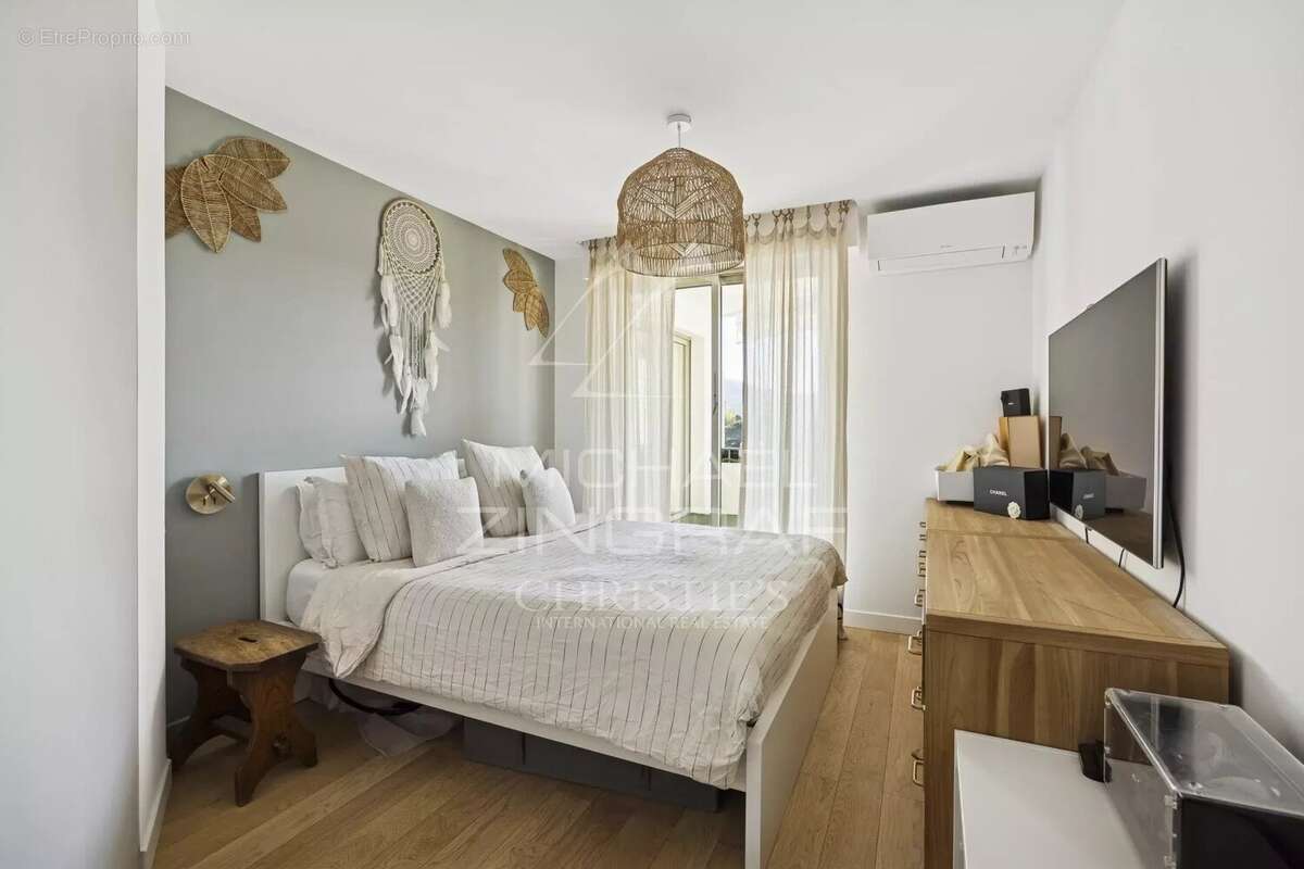 Appartement à MANDELIEU-LA-NAPOULE