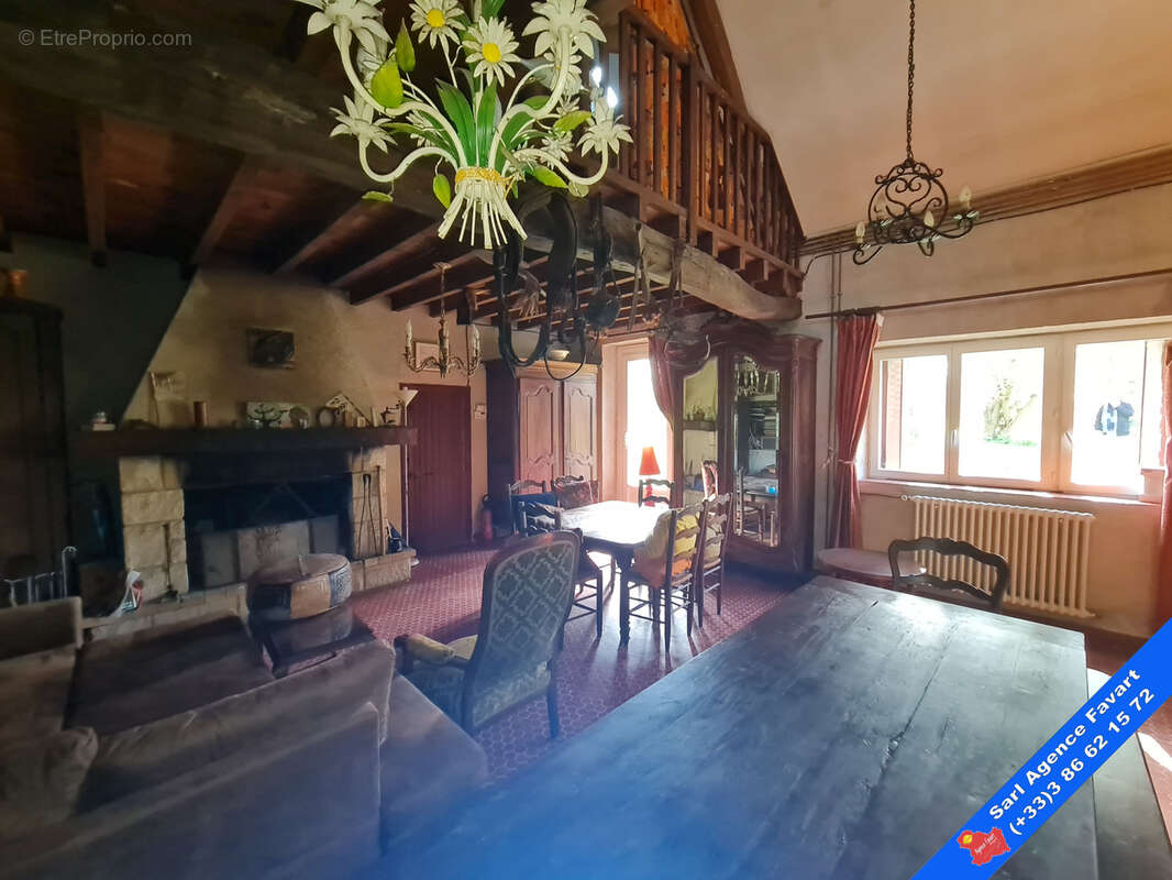 Maison à LA FERTE-LOUPIERE