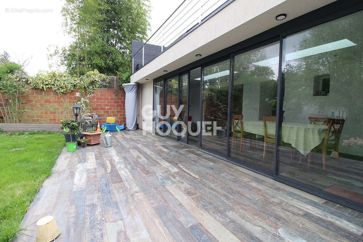 Maison à OZOUER-LE-VOULGIS