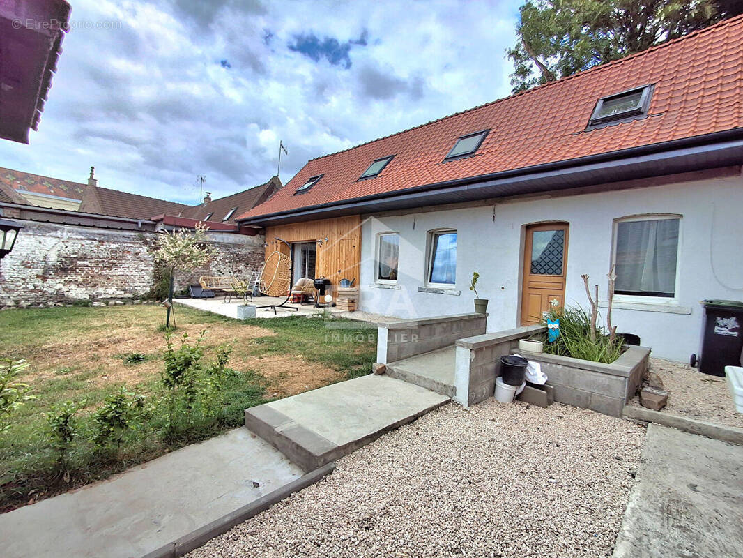 Maison à OSTRICOURT