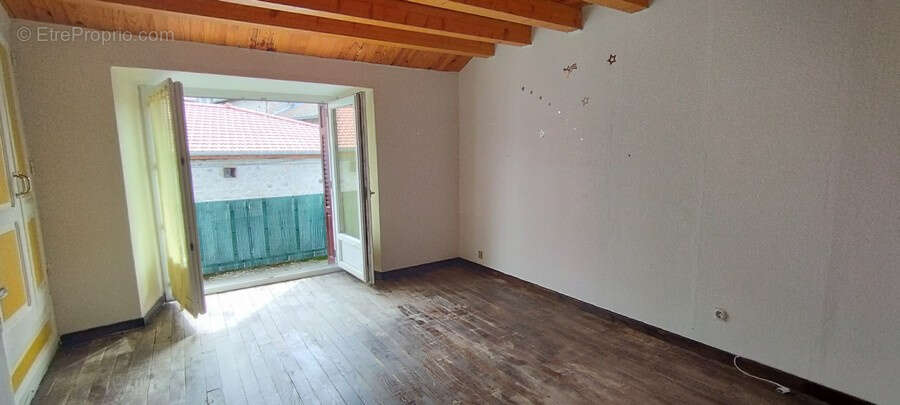 Maison à LACHAPELLE-SOUS-CHANEAC