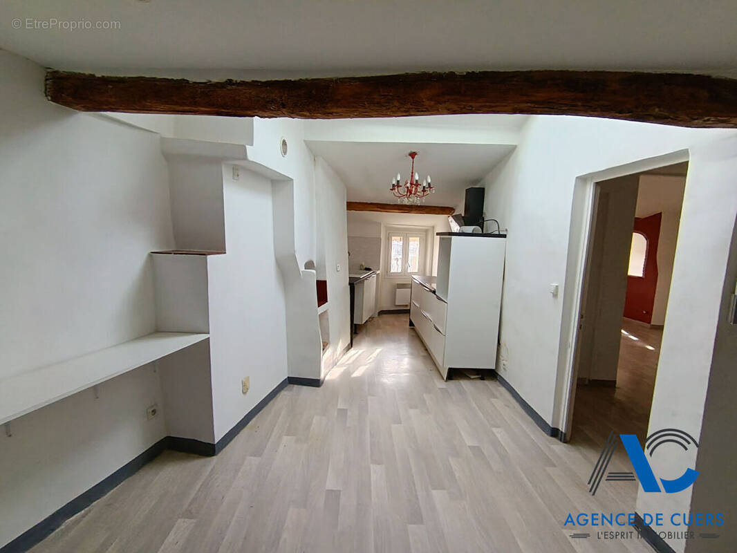 Appartement à CUERS