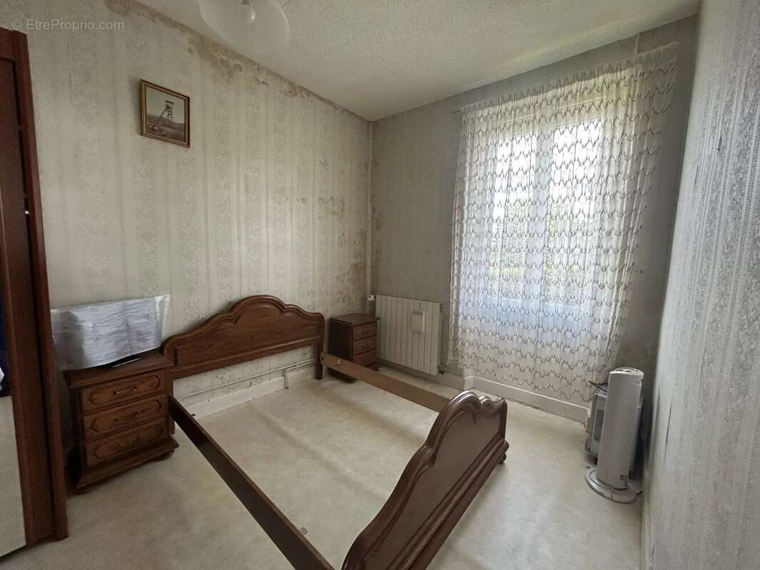 Maison à AUZAT-LA-COMBELLE