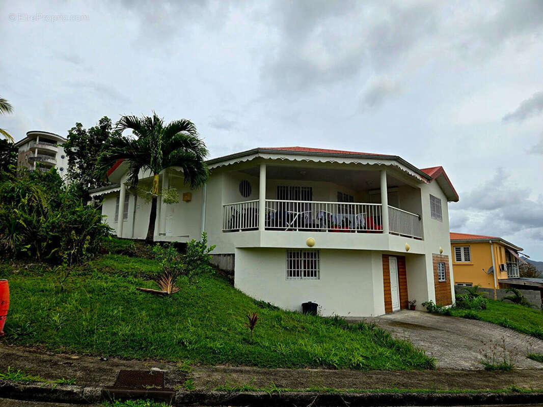 Maison 174m² à ducos - photo 2