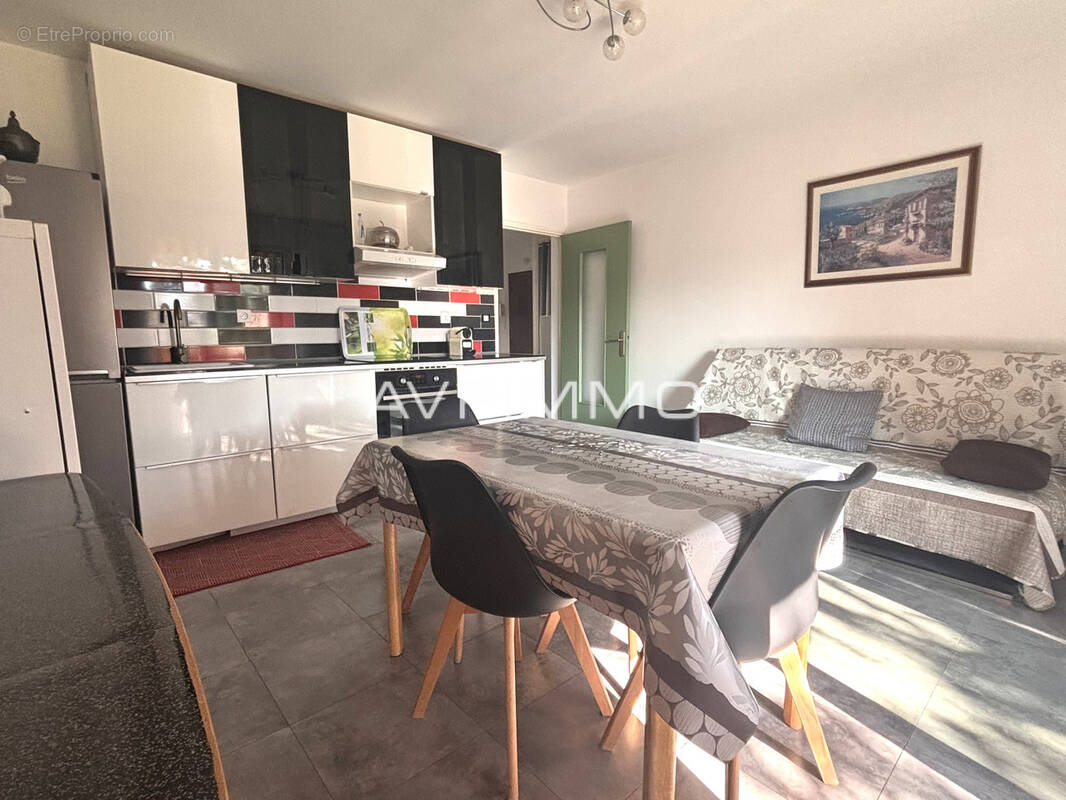 Appartement à SAINT-CYR-SUR-MER