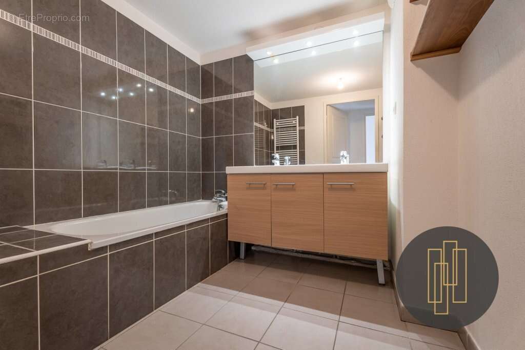 Exclusivité - Appartement T3 avec balcon et garage - photo 7