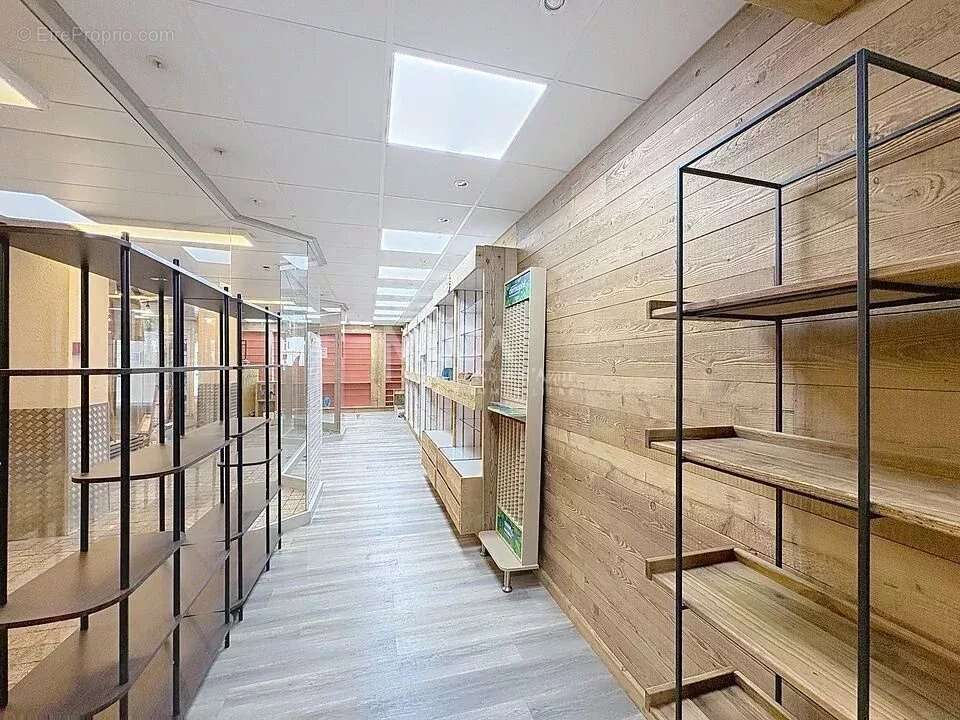 Commerce à SAINT-ETIENNE-DE-TINEE