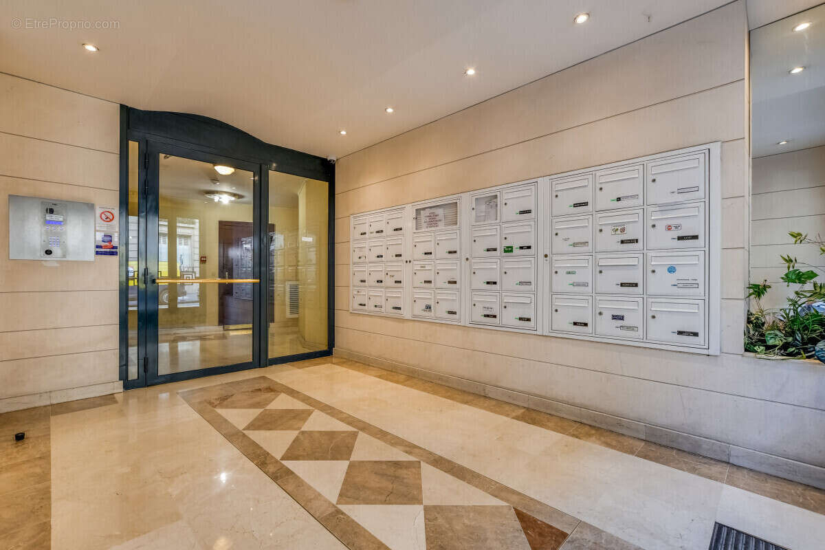 Appartement à PARIS-17E