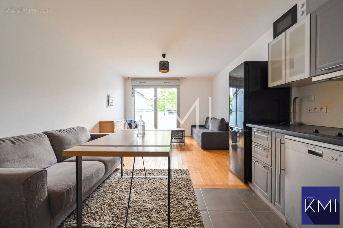 Appartement à PARIS-10E