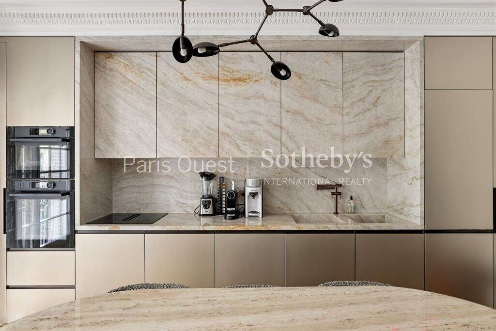Appartement à NEUILLY-SUR-SEINE
