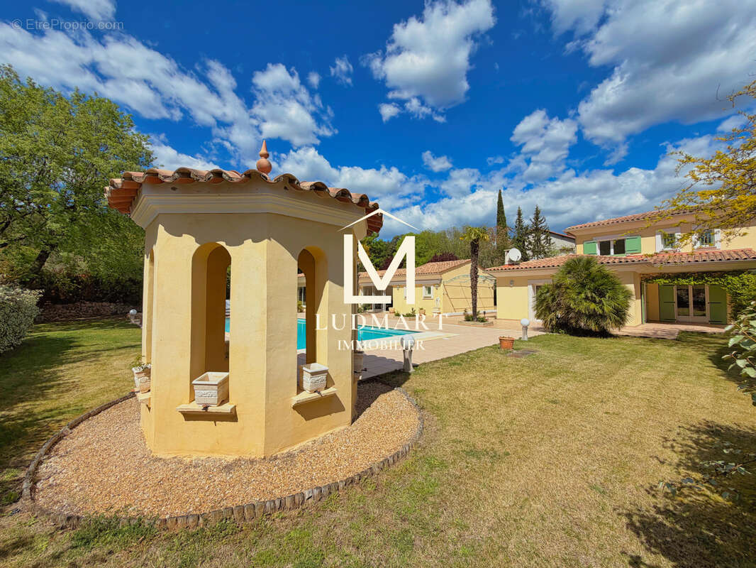 Maison à SAINT-ANTONIN-DU-VAR